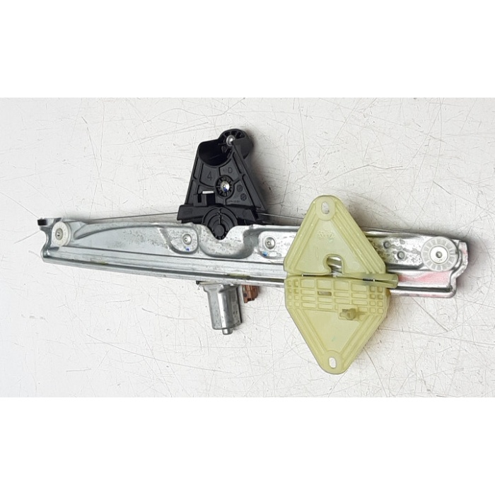 CAM KRİKOSU ÖN SAĞ 807202815R SANDERO III