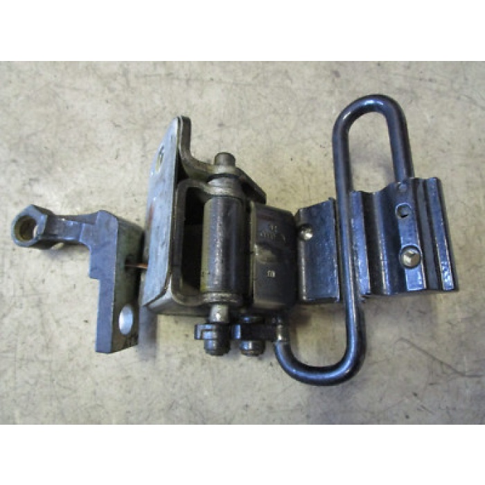 KAPI MENTEŞESİ SAĞ ALT PASSAT 97>05