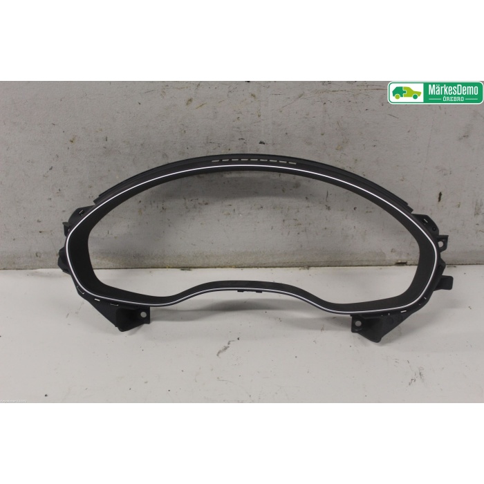 GÖSTERGE YUVASI KAPAĞI