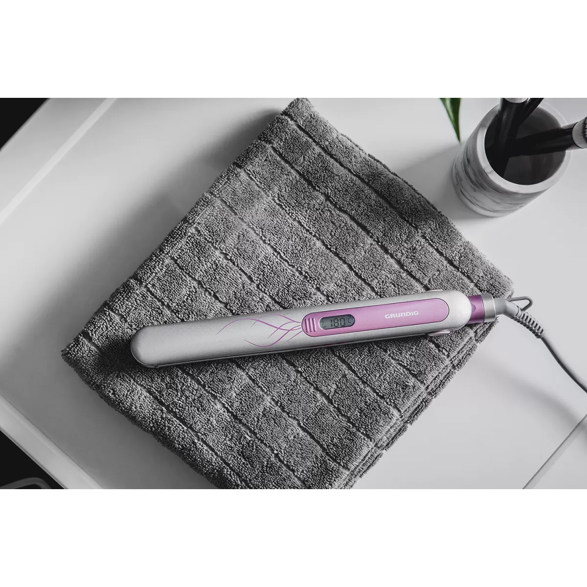 GRUNDIG HS 5630 Saç Düzleştirici 8811651600