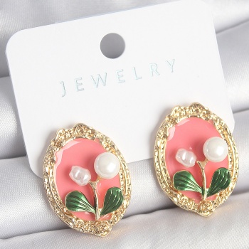 Pirinç Gold Renk Pembe Mineli İncili Çiçek İşlemli Portre Model Kadın Küpe - TJ-BKP10500