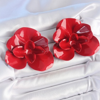Pirinç Kırmızı Renk Gül Model Kadın Küpe - TJ-BKP10498