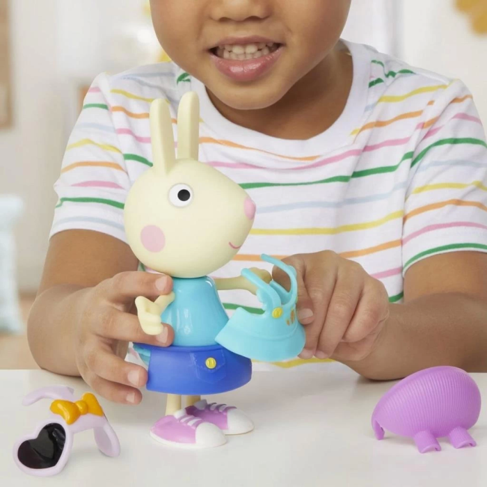 BFS   F8859 Peppa Pig ve Ailesi Kıyafetli Figür Seti +3 yaş
