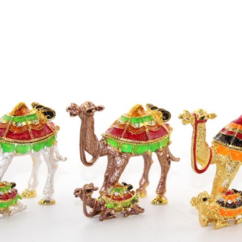 Swarovski Yavrulu Deve Model 4