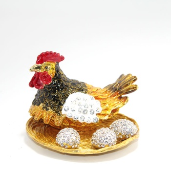 Swarovski Taşlı Yumurtalı Tekli Tavuk Model 1
