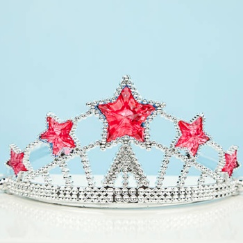 Kırmızı Yıldız Taşlı Plastik Elsa Tacı Çocuk Boy