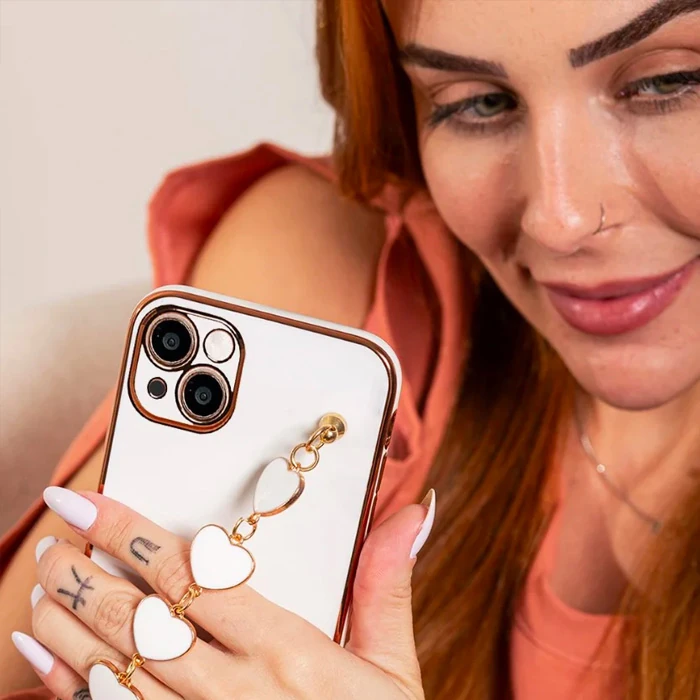 Ally iPhone 13 6.1inç Kılıf Kalp Bileklik Tutuculu Lüx Silikon Askılı Kılıf-(5775)