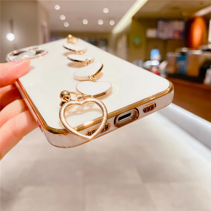 Ally iPhone 13 6.1inç Kılıf Kalp Bileklik Tutuculu Lüx Silikon Askılı Kılıf-(5775)