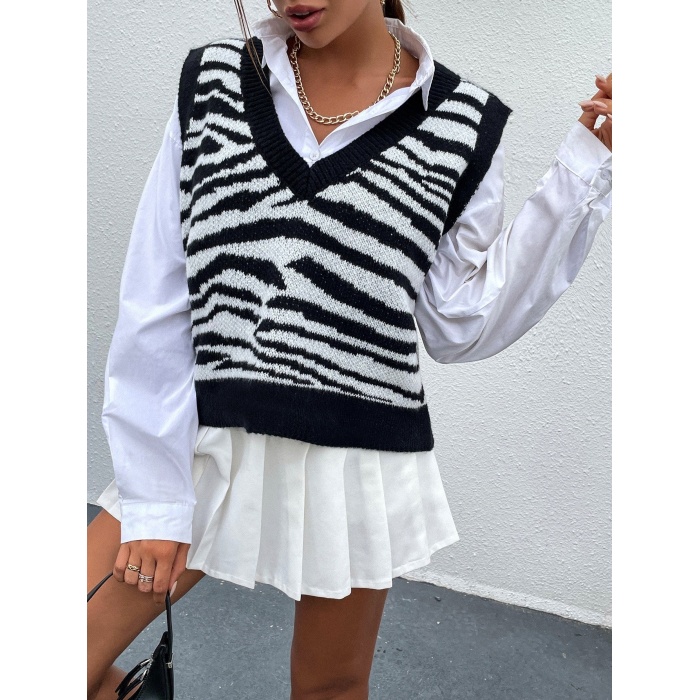 Kadın V Yaka Zebra Desen Süveter