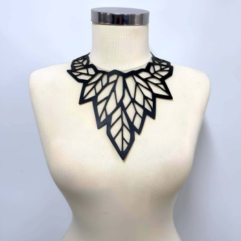 Lazer Kesim Yaprak Desenli Deri Choker, Deri Kolye - APFT1417