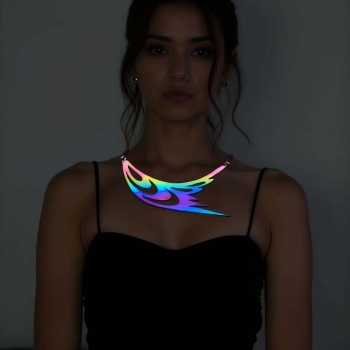 Rainbow Reflektörlü Kuş Kanadı ve Göz Detaylı Choker Kolye, Şık Lazer Kesim Kolye - APFT1414