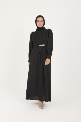 Taş Detaylı Omuz Tüylü Siyah Krep Abiye Elbise