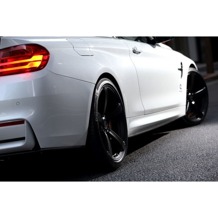 3D Design F82 M4 Carbon Side Skirt Set