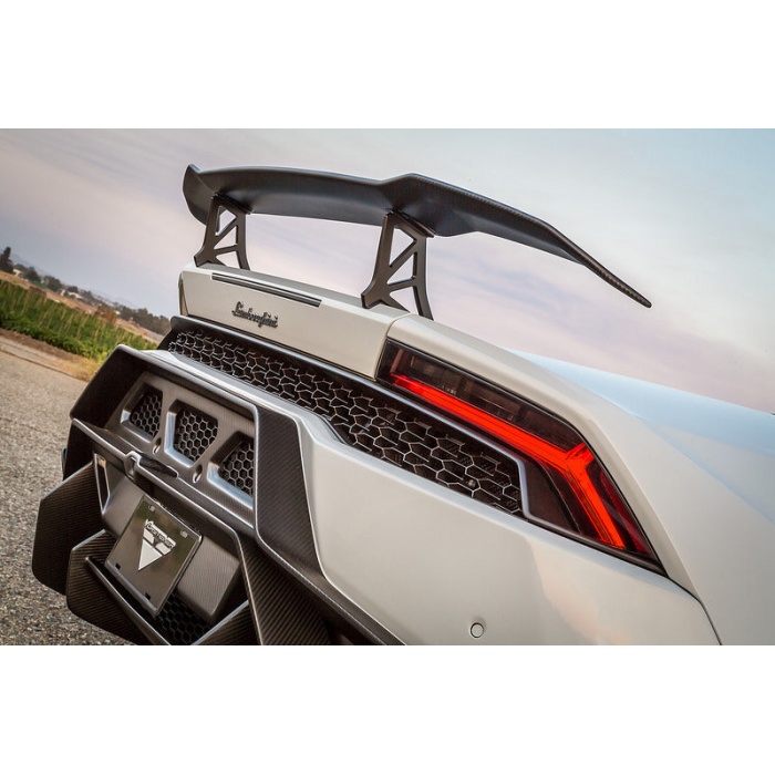 Vorsteiner Huracan Novara Edizione Carbon Rear Bumper + Diffuser