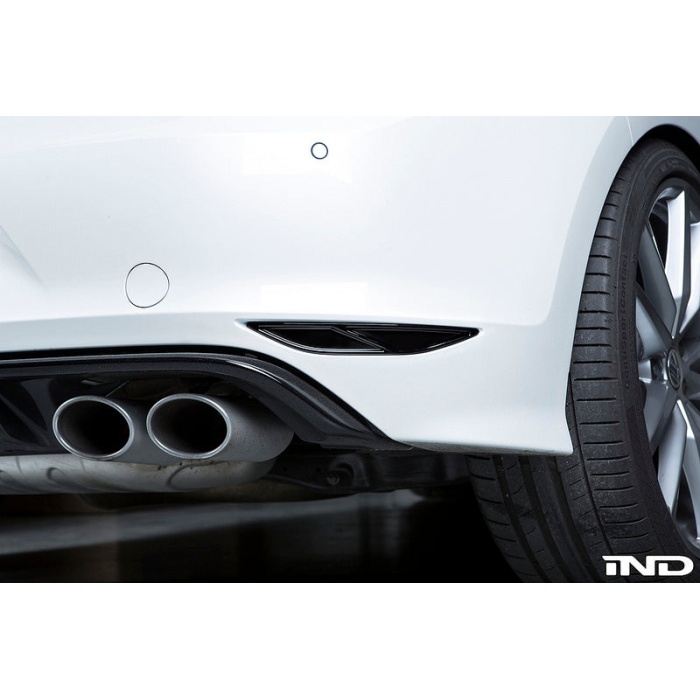 Acexxon MK7 Golf R Rear Reflector Insert Set - Diagonal Slat