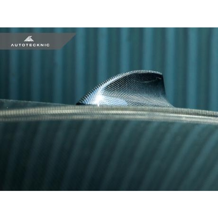 AutoTecknic G82 M4 Pre-LCI Dry Carbon Roof Antenna Cover