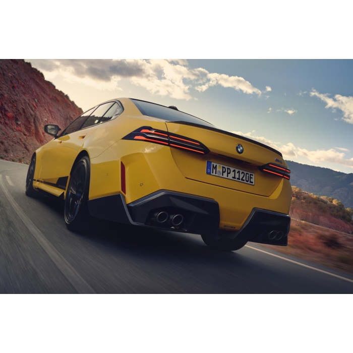 BMW M Performance G90 / G99 M5 Carbon Side Skirt Set