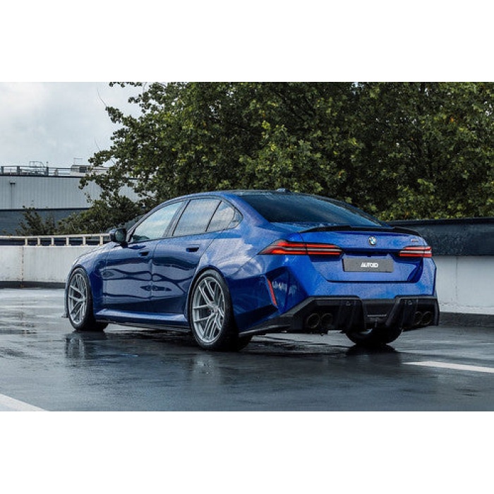 TRE G90 / G99 M5 Carbon Fiber PR-1 Side Skirts