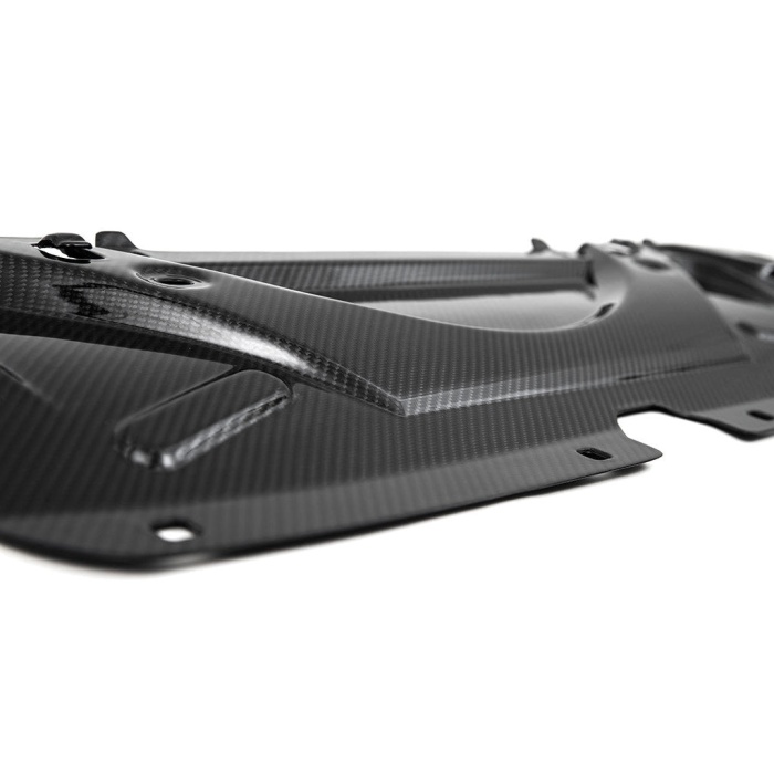 AutoTecknic G90 / G99 M5 Dry Carbon Fiber Crosslink Cooling Shroud