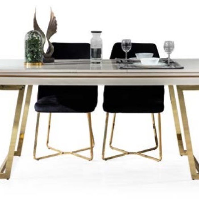 PALERMO YEMEK MASASI