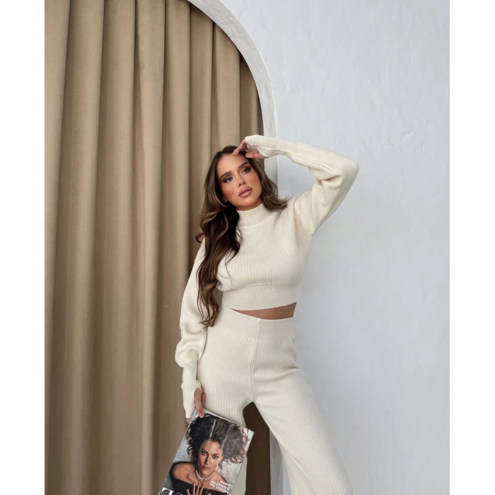 Triko Krem Pantolon ve Parmak Geçmeli Kazak İkili Takım