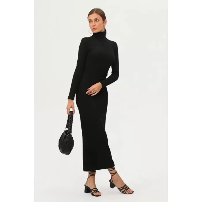 Kadın Siyah Boğazlı Uzun Maxi Elbise