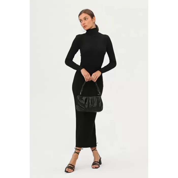 Kadın Siyah Boğazlı Uzun Maxi Elbise