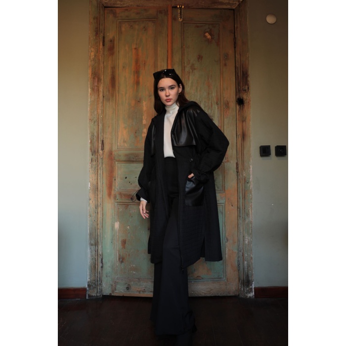 Deri Kumaş Garni Detay Jakar Kadın Trençkot-Siyah