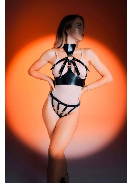 Fantazi Göğüs Dekolteli Arkası Açık Külot Takım Deri Harness