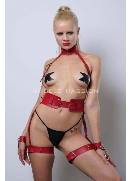 Boyuna Bağlanan Kelepçeli Harness Deri Fantezi İç Giyim Set
