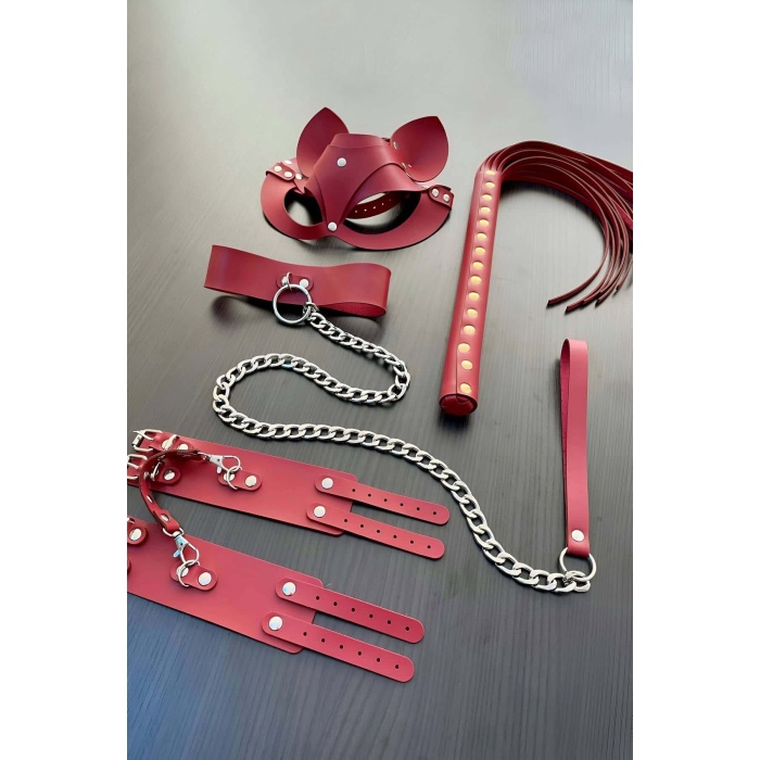 Kırmızı Fantezi Set Kırbaç Kelepçe Tasma Maske Takım
