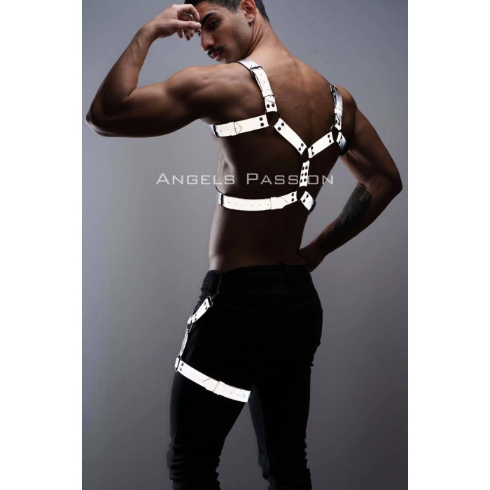 Reflektörlü Karanlıkta Yansıyan Göğüs Ve Bacak Harness