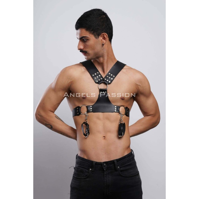 Kelepçeli Erkek Fantezi Deri Göğüs Harness