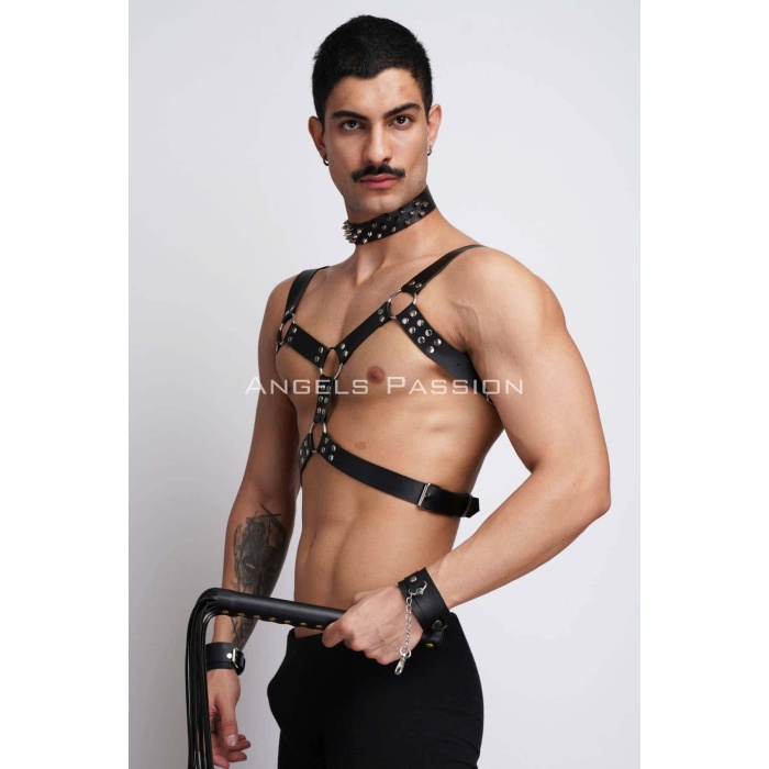 Kırbaç Ve Çivili Choker Detaylı Erkek Fantazi Giyim Deri Erkek Harness Takım