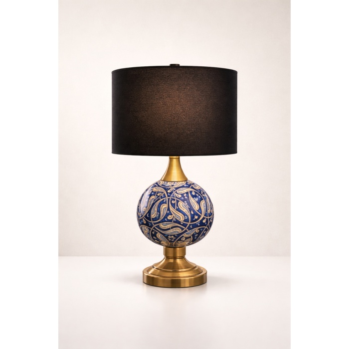 Luxury Pirinç Seramik Abajur 50 cm – El Yapımı Lacivert Desenli, Siyah Şapkalı Masa Lambası