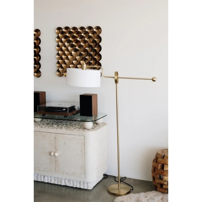 Atelier Libra Modern Gold Lambader – Beyaz Keten Şapkalı Metal Gövde Salon & Otel Aydınlatması