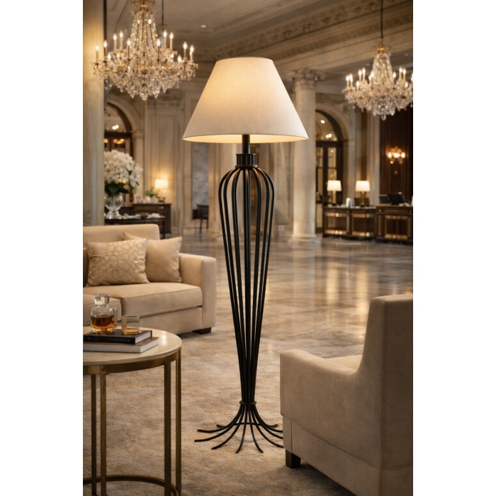 ATELIER N°7 Heykelsi Lambader – Özel Tasarım Metal Gövde, Salon, Ofis ve Lobi Aydınlatması