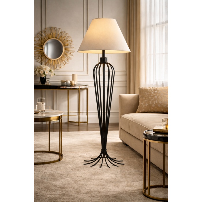 ATELIER N°7 Heykelsi Lambader – Özel Tasarım Metal Gövde, Salon, Ofis ve Lobi Aydınlatması