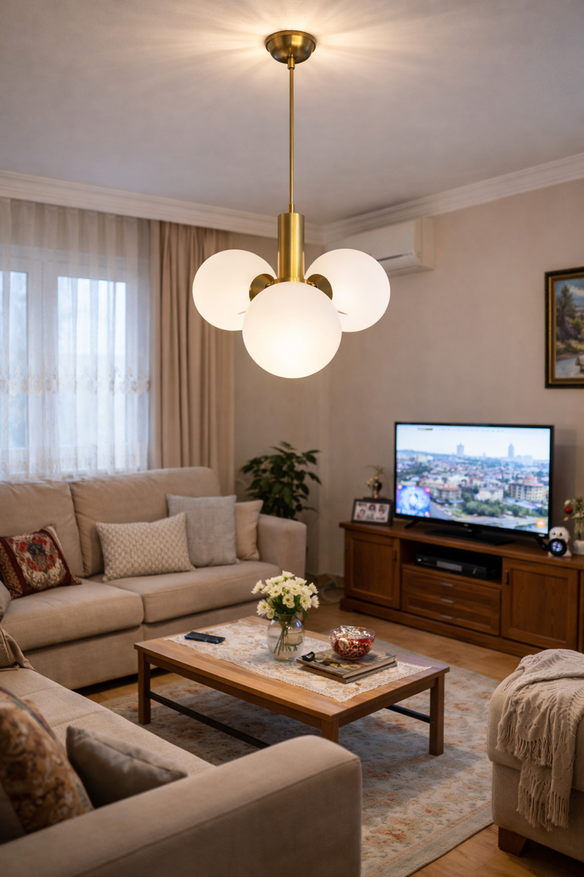 Mirello 3L Gold Cam Küre Sarkıt Avize – Modern Salon Aydınlatma