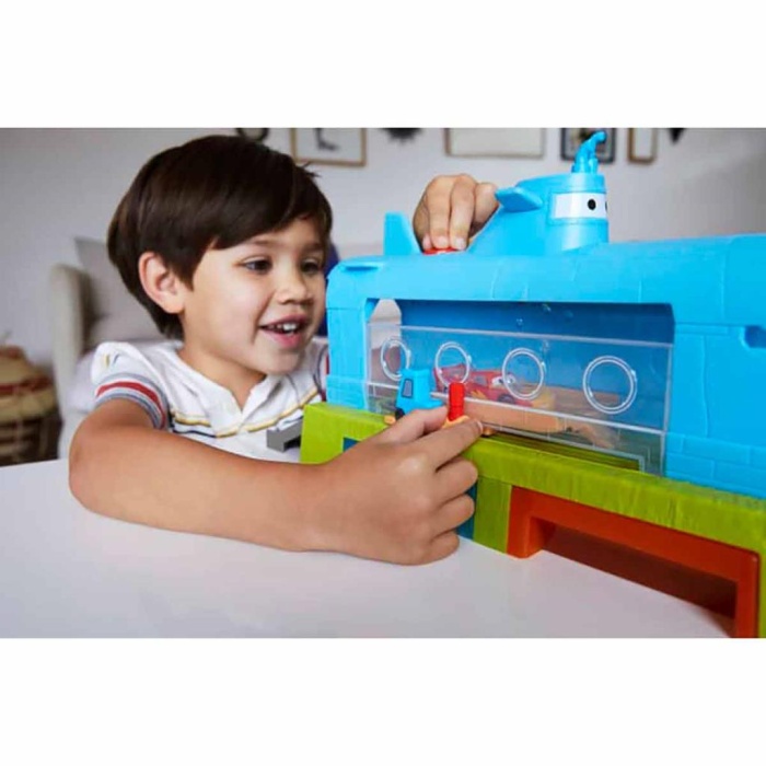 Cars Balina Araba Yıkama Oyun Seti - HGV70 (Lisinya)