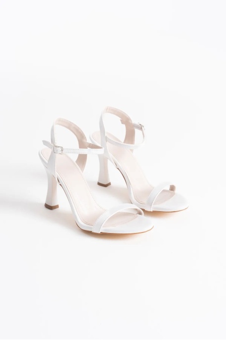 Karen Kadın Beyaz Tek Bant Sandalet