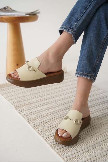 Nelly Bej Hakiki Deri Terlik