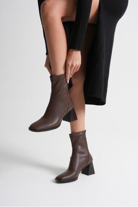 Arvena Acı Kahve Kalın Topuklu Streç Bot