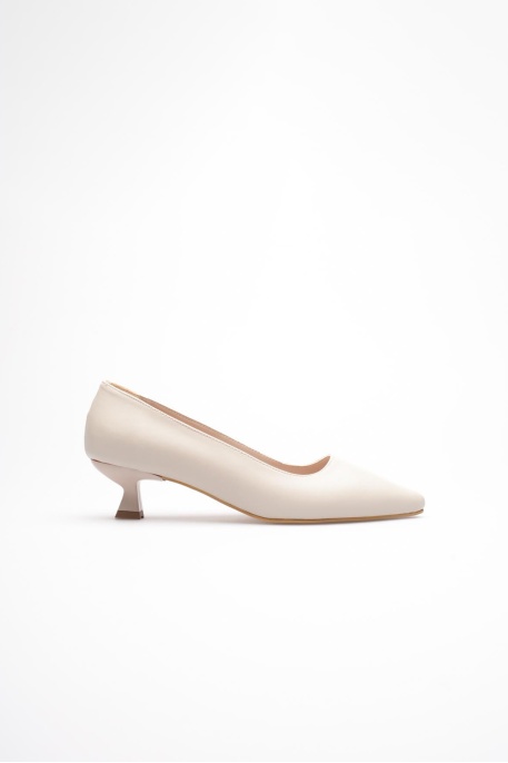 Bej Kadın Günlük Kısa Topuklu Stiletto Ayakkabı TR20MS03B
