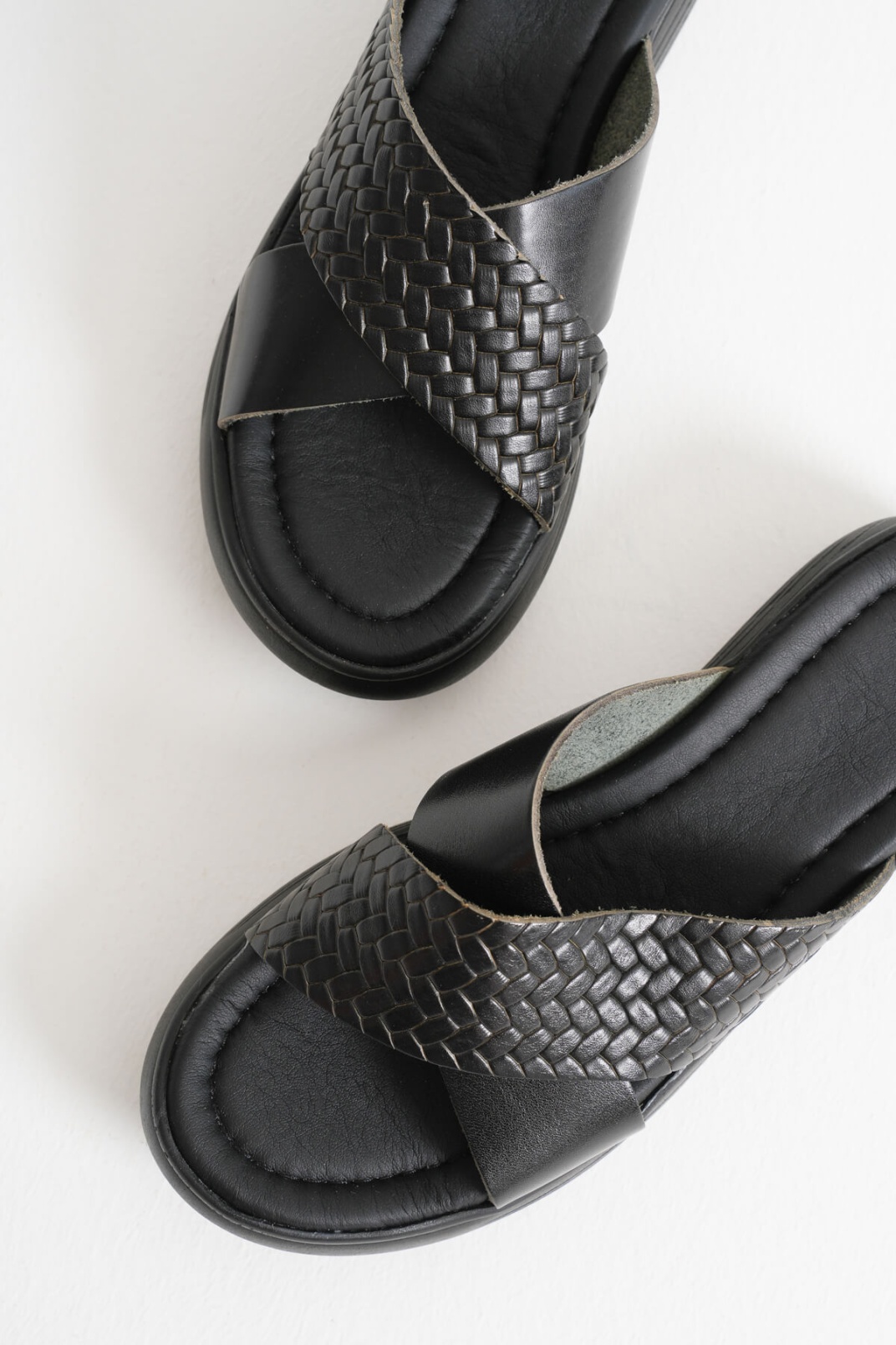 Fayn Siyah Hakiki Deri Terlik