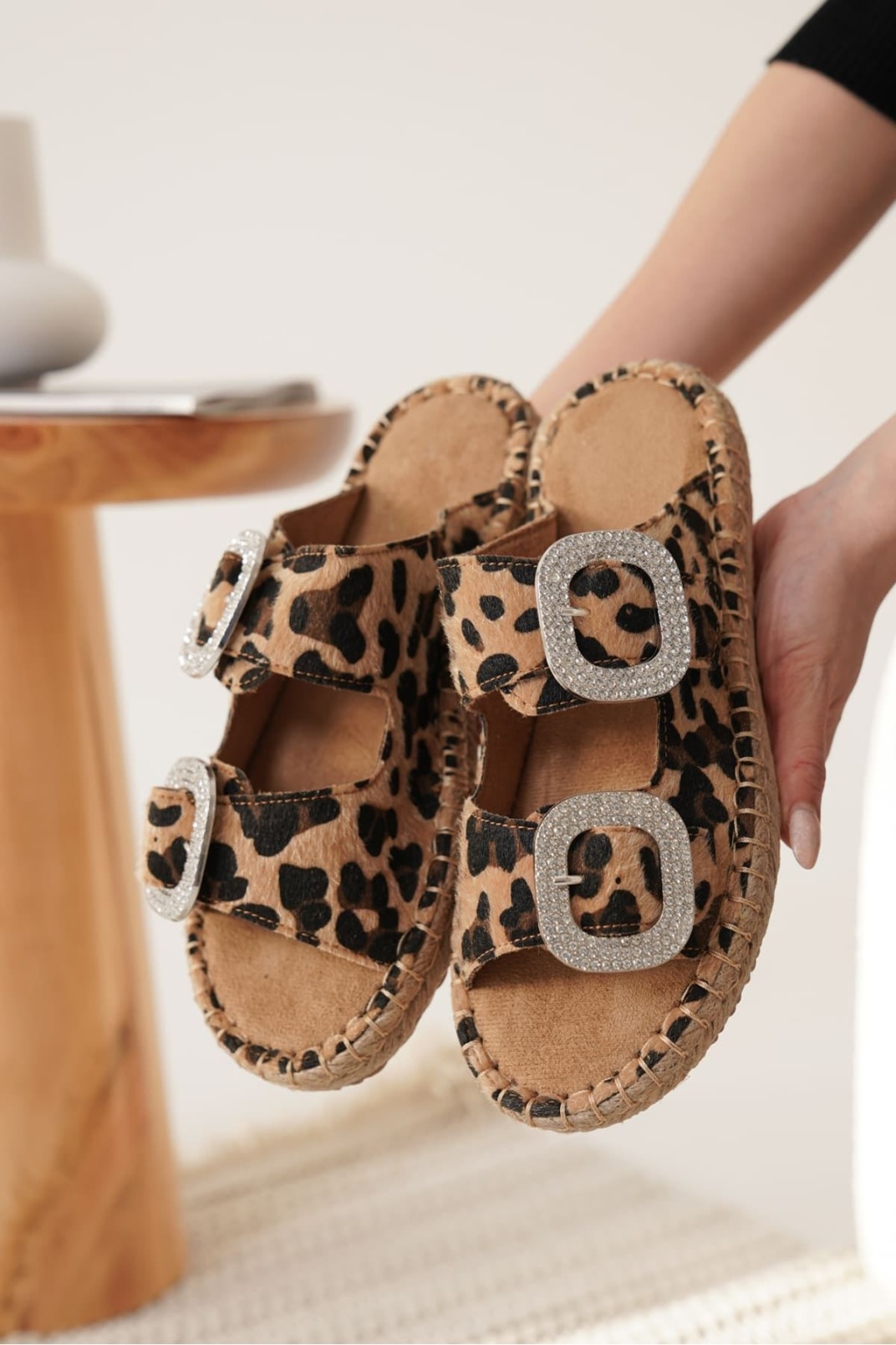 Tyna Süet Leopar Taşlı Kadın Terlik