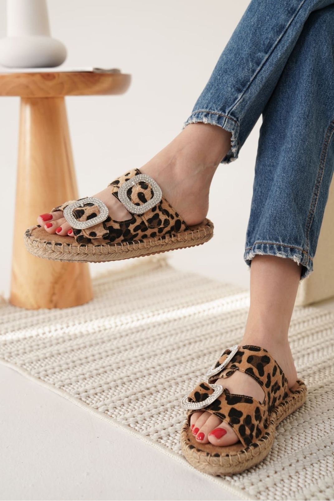 Tyna Süet Leopar Taşlı Kadın Terlik