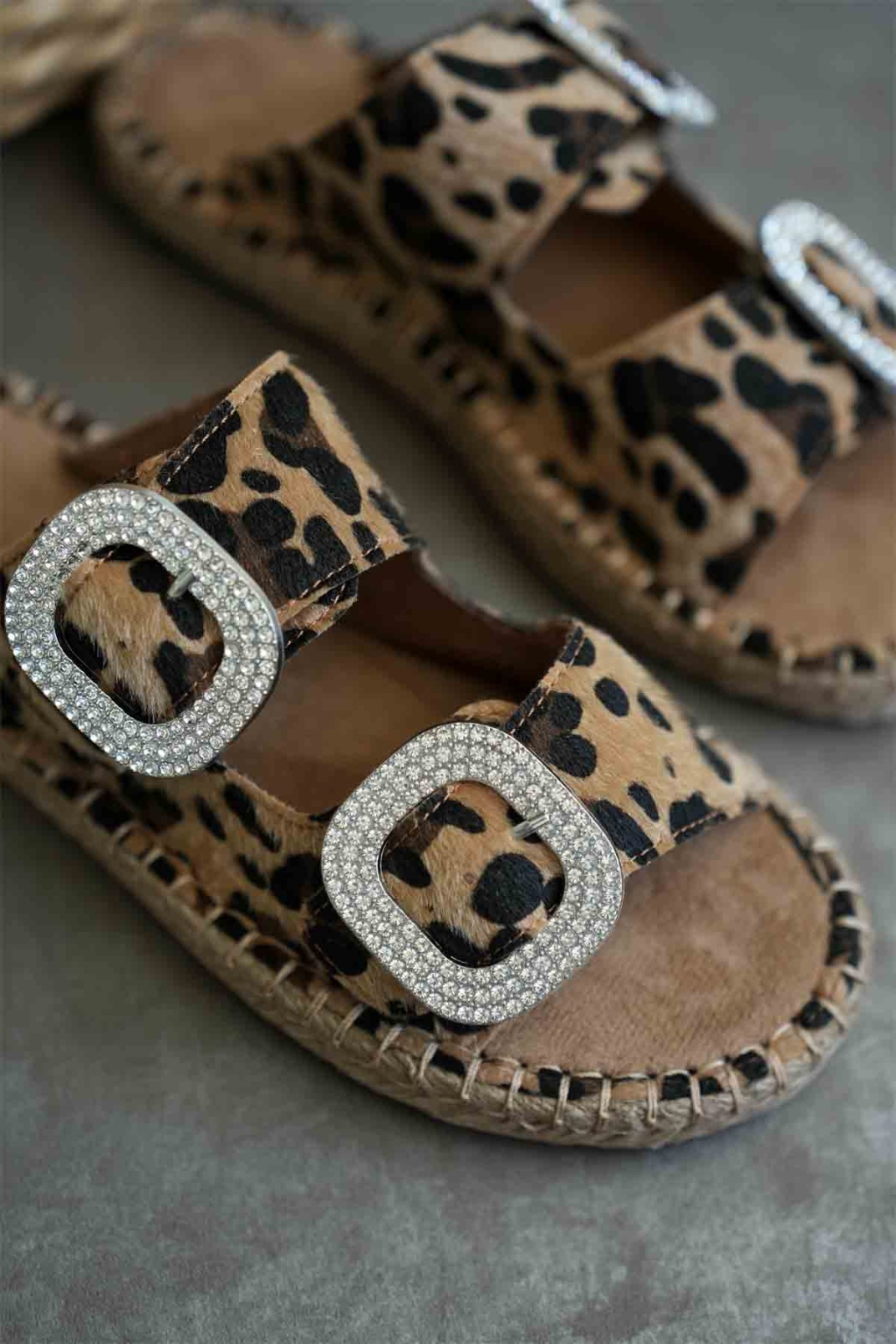 Tyna Süet Leopar Taşlı Kadın Terlik
