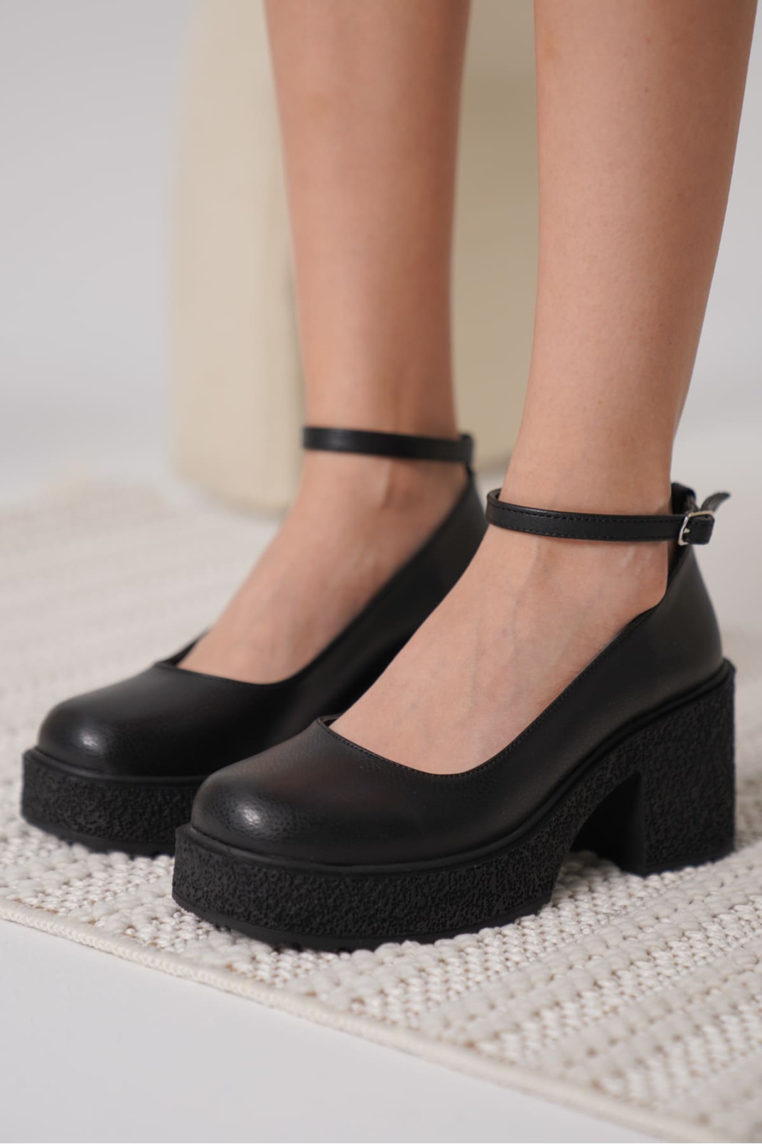 Marla Kadın Siyah Bilekten Baretli Günlük Ayakkabı