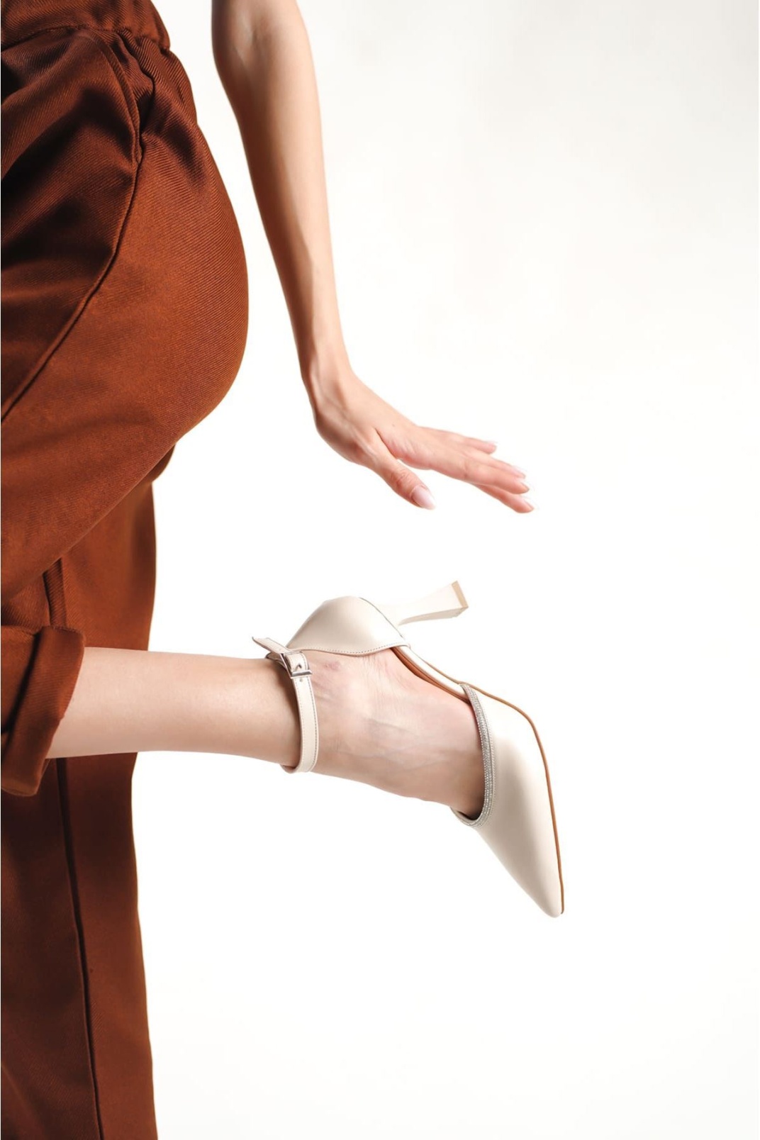 Darla Taşlı Kadın Bej Topuklu Ayakkabı